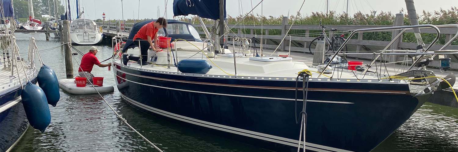 Boot poetsen door Massenberg Yacht Care 